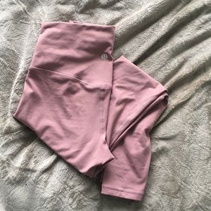 Lululemon aligns (dupes)